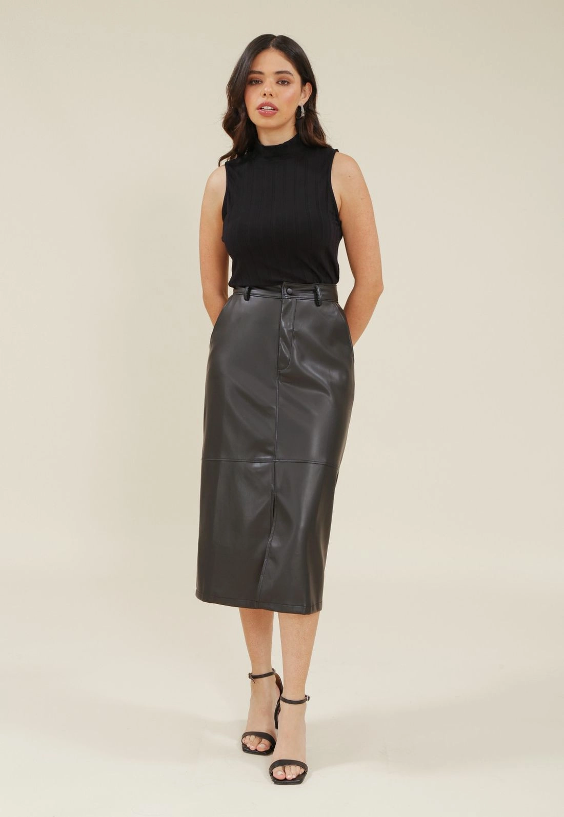 Saia Midi Em PU Com Fenda Frente