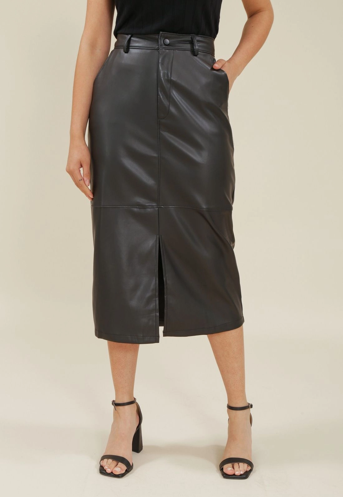 Saia Midi Em PU Com Fenda Frente
