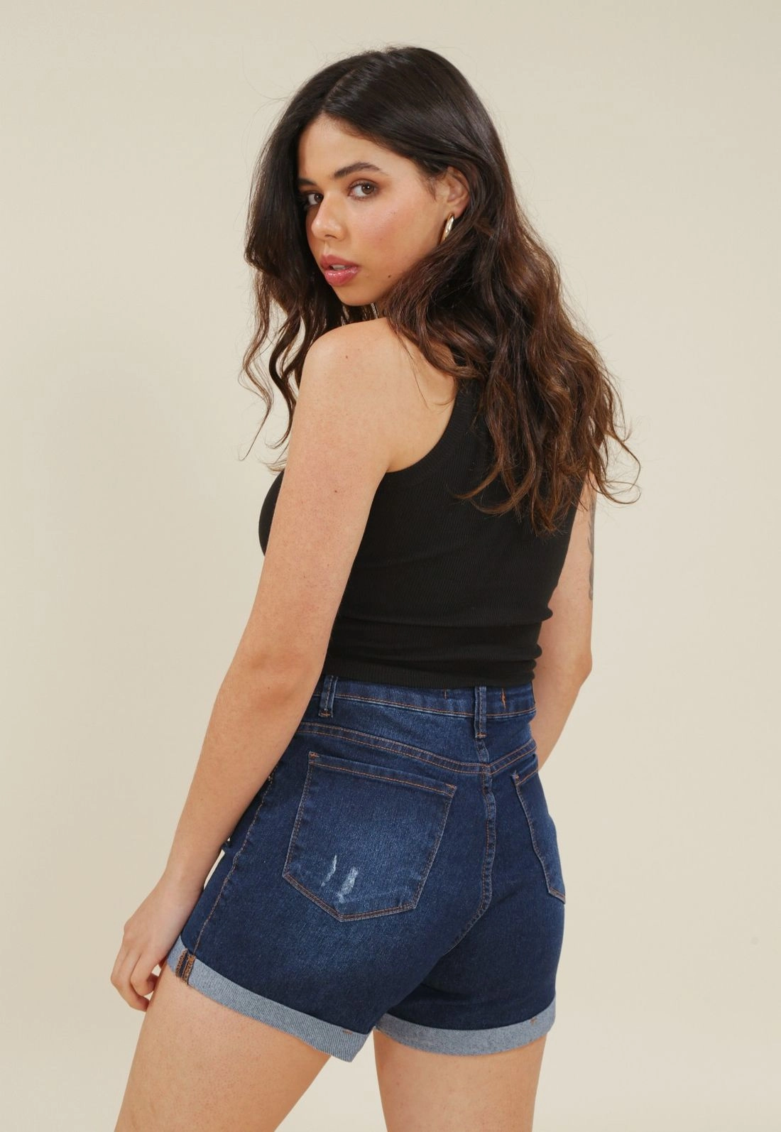 Short Jeans Com Lycra Cintura Media Barra Dobrada