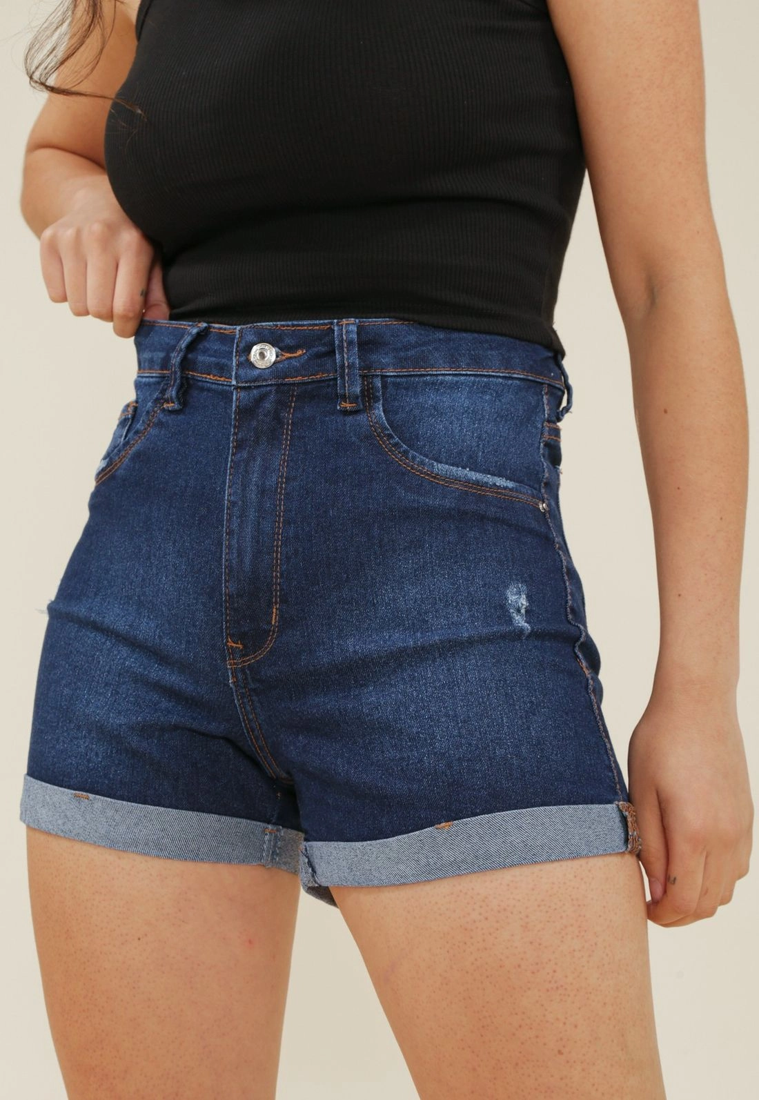 Short Jeans Com Lycra Cintura Media Barra Dobrada