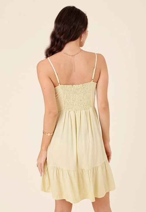 Vestido Curto Em Viscolinho Alça Recortes E Bolso
