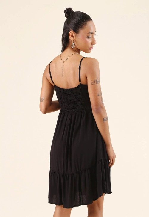 Vestido Curto Em Viscolinho Com Recortes E Bolso