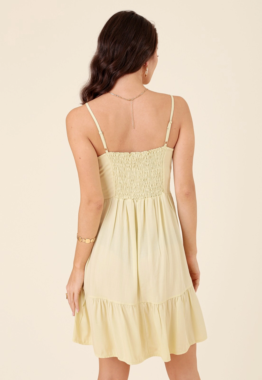 Vestido Curto Em Viscolinho Alça Recortes E Bolso