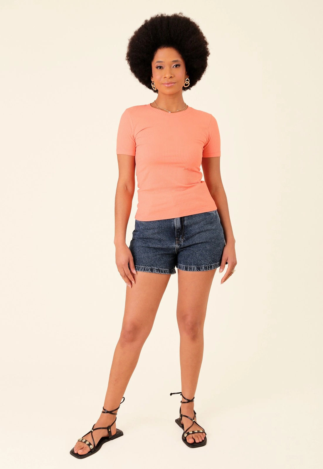 Blusa Canelada Manga Curta Decote Redondo
