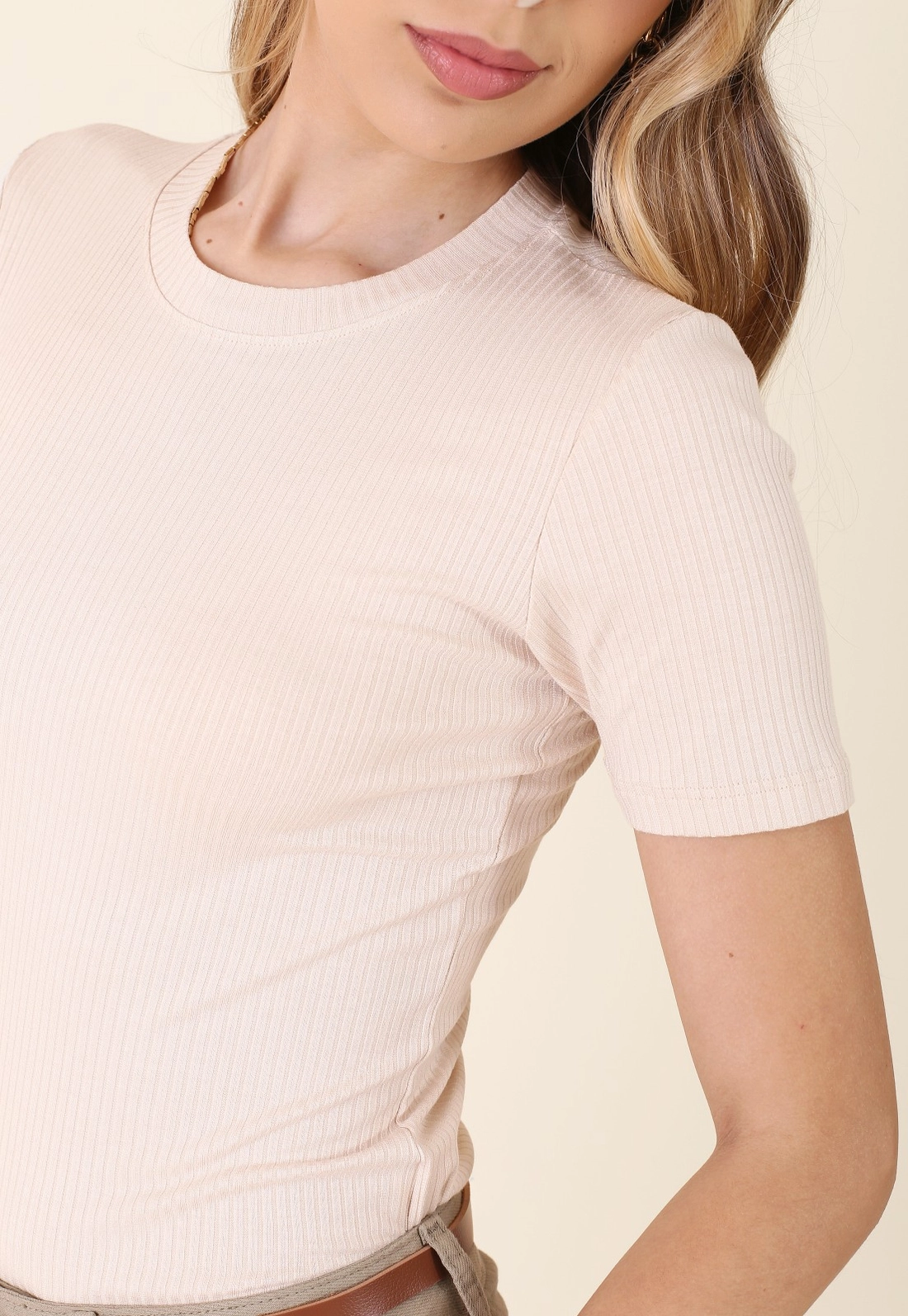 Blusa Canelada Manga Curta Decote Redondo