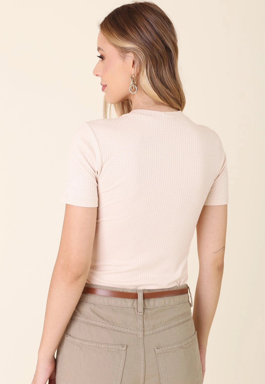 Blusa Canelada Manga Curta Decote Redondo