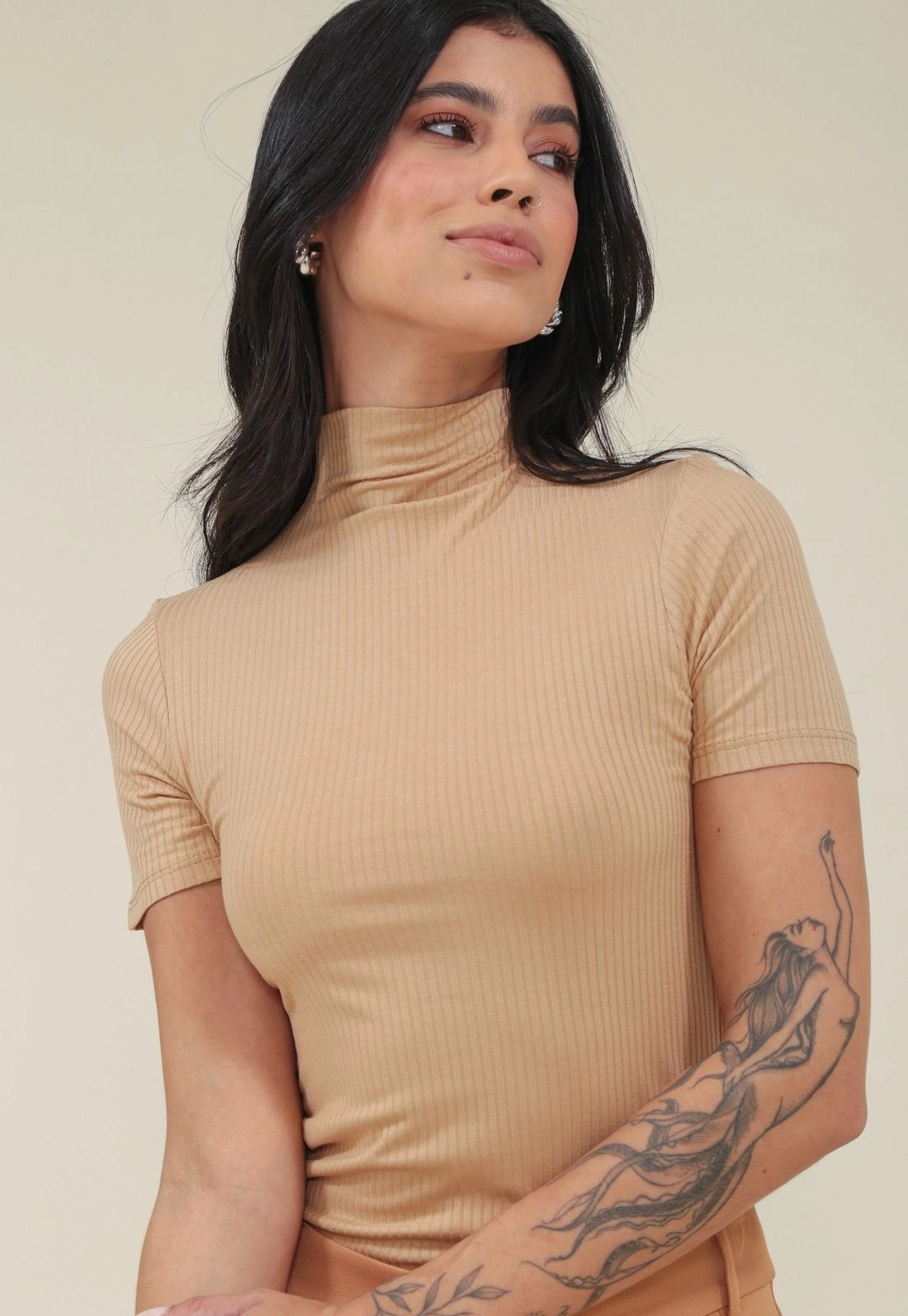 Blusa Canelada Manga Curta Gola Alta