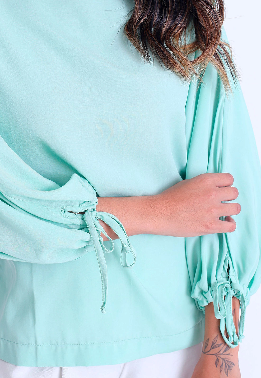 Blusa Viscose Lisa Amarração Punho