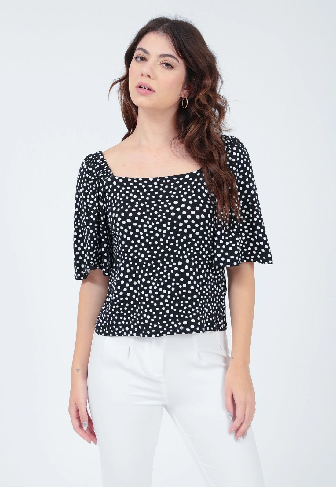 Blusa 3/4 Poá Decote Quadrado