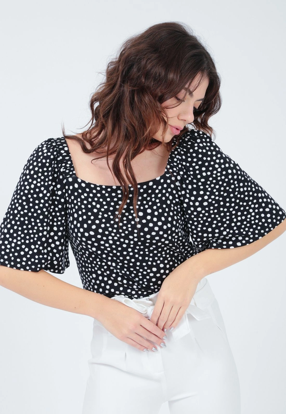 Blusa 3/4 Poá Decote Quadrado