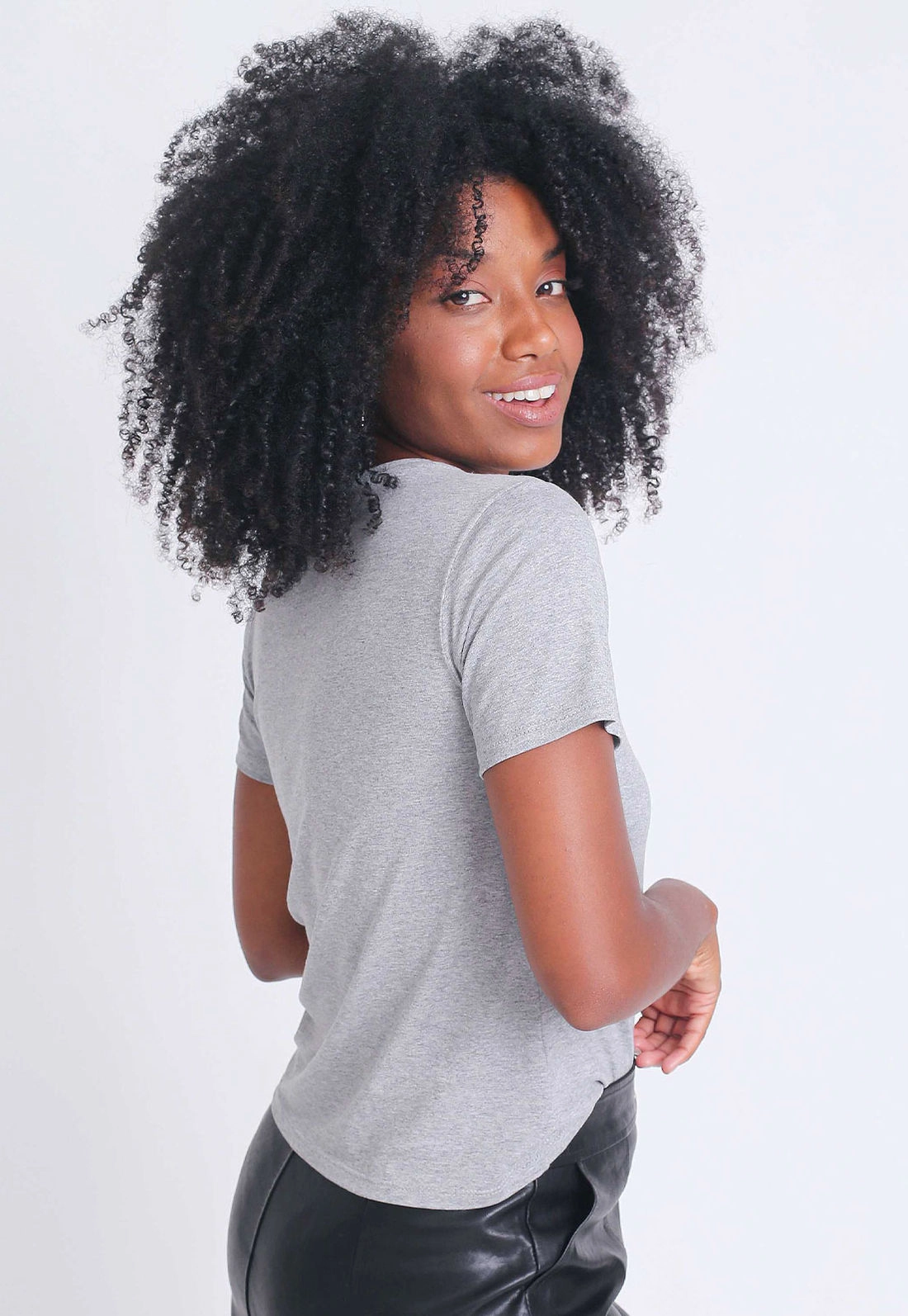 Blusa Manga Curta Gola Bordada