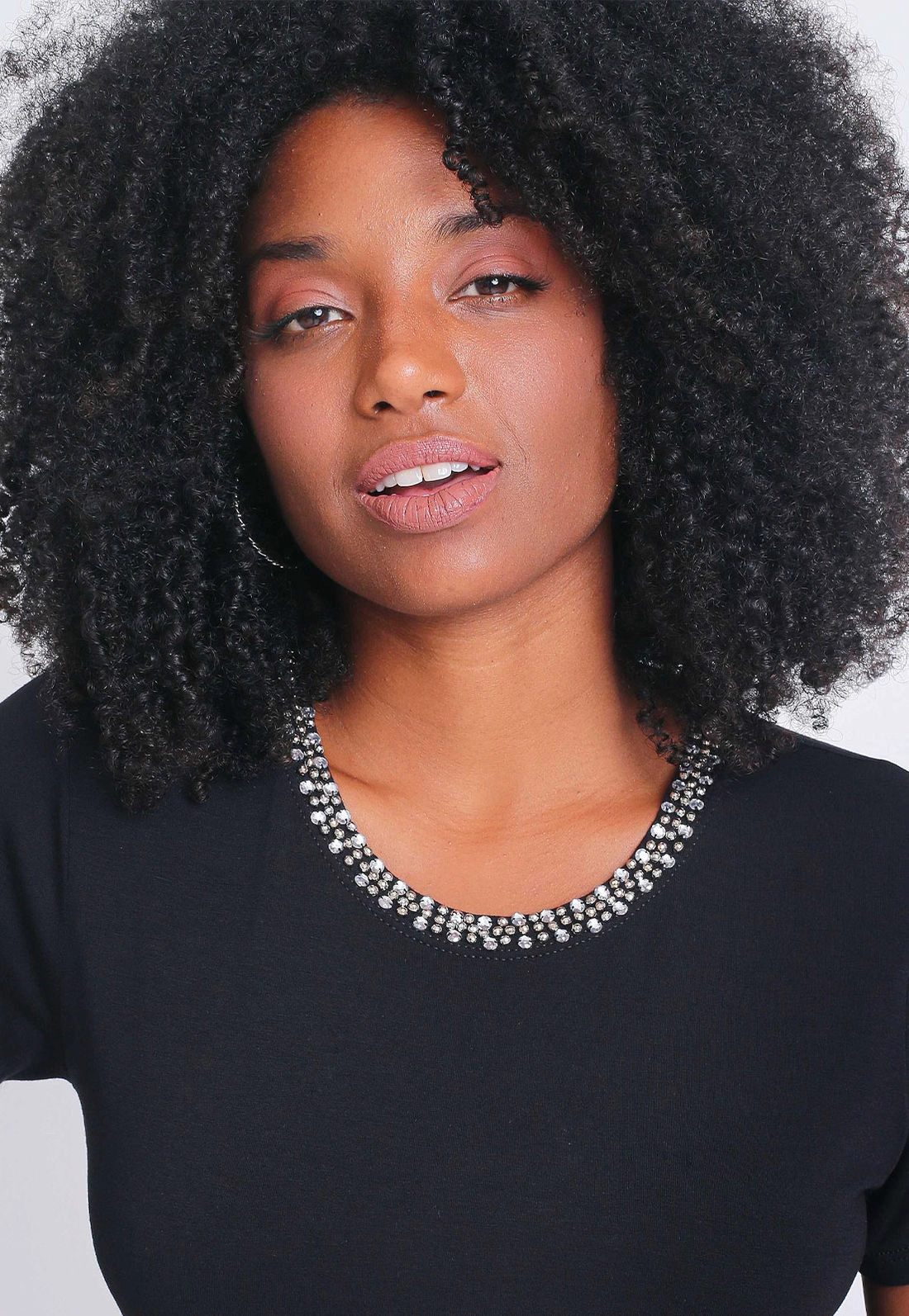 Blusa Manga Curta Gola Bordada