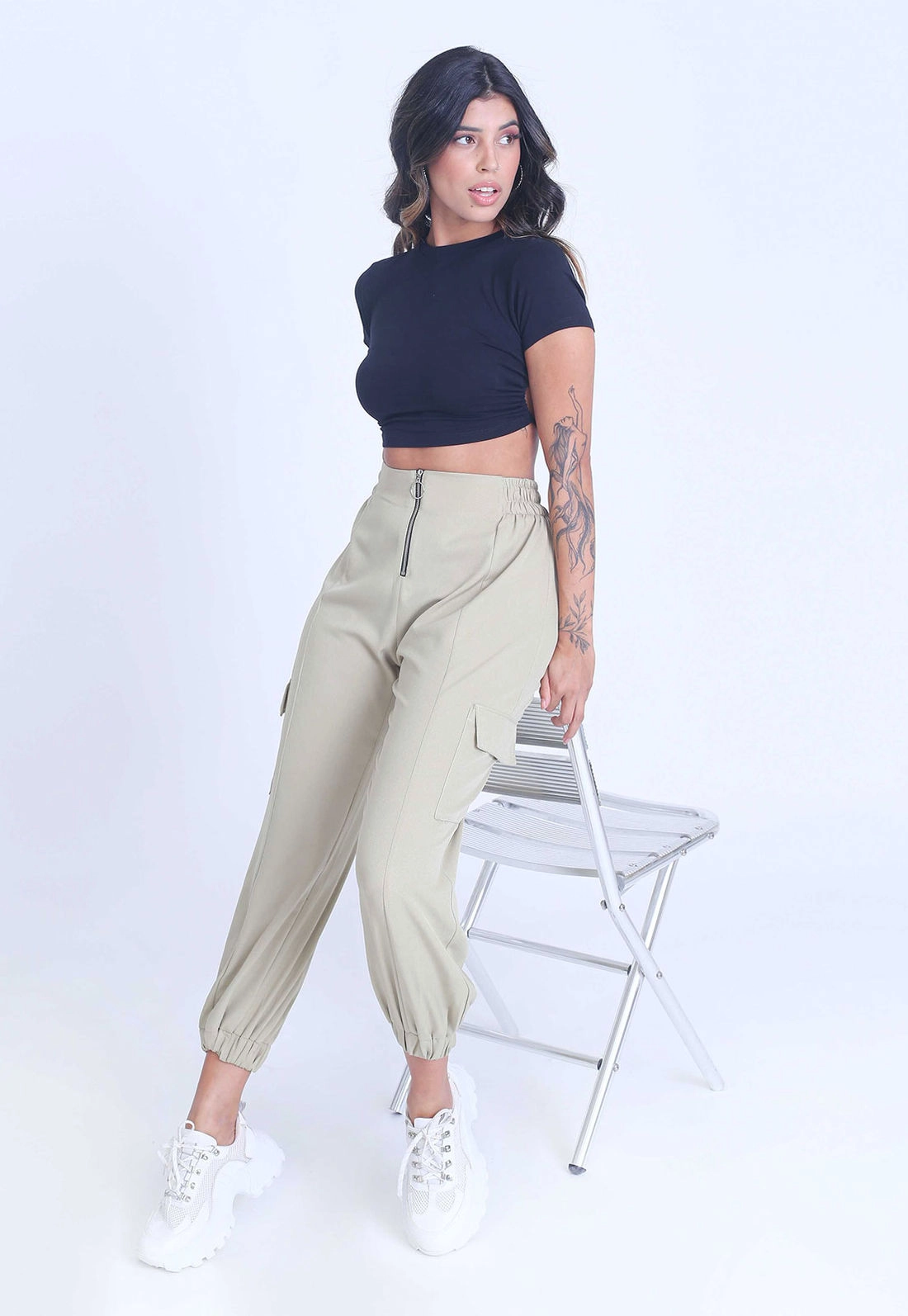 Calça Crepe Jogger Zíper Frontal