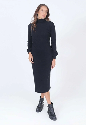Vestido Canelado Manga Longa Gola Alta