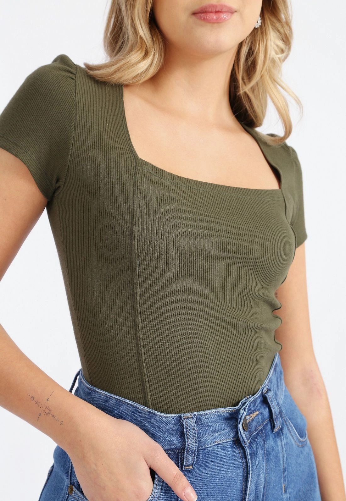 Blusa Ribana Decote Quadrado