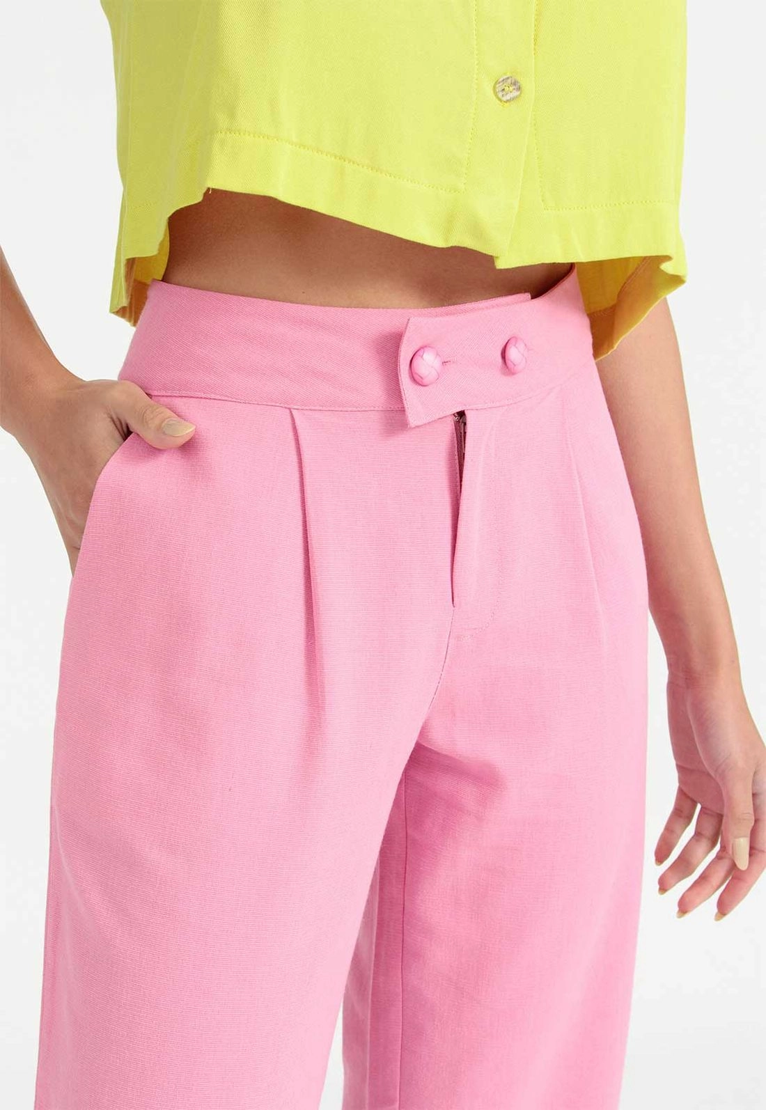 Calça Linho Pregas 2 Botões