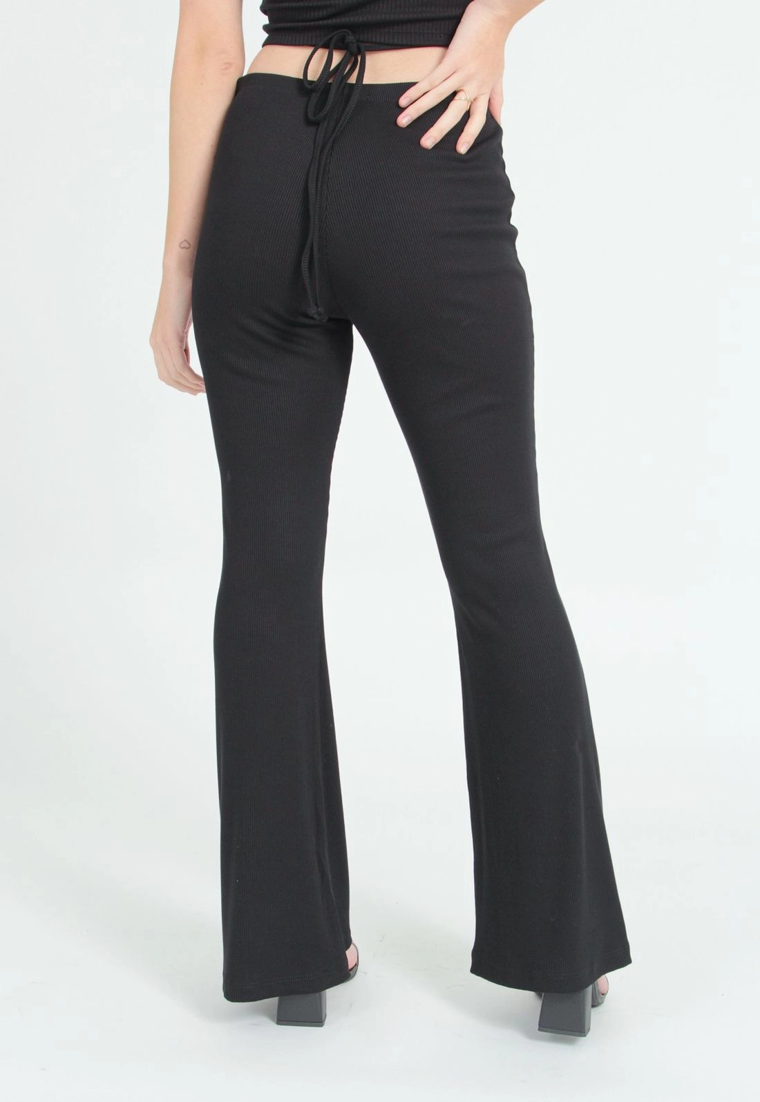 Calça Flare Canelada P
