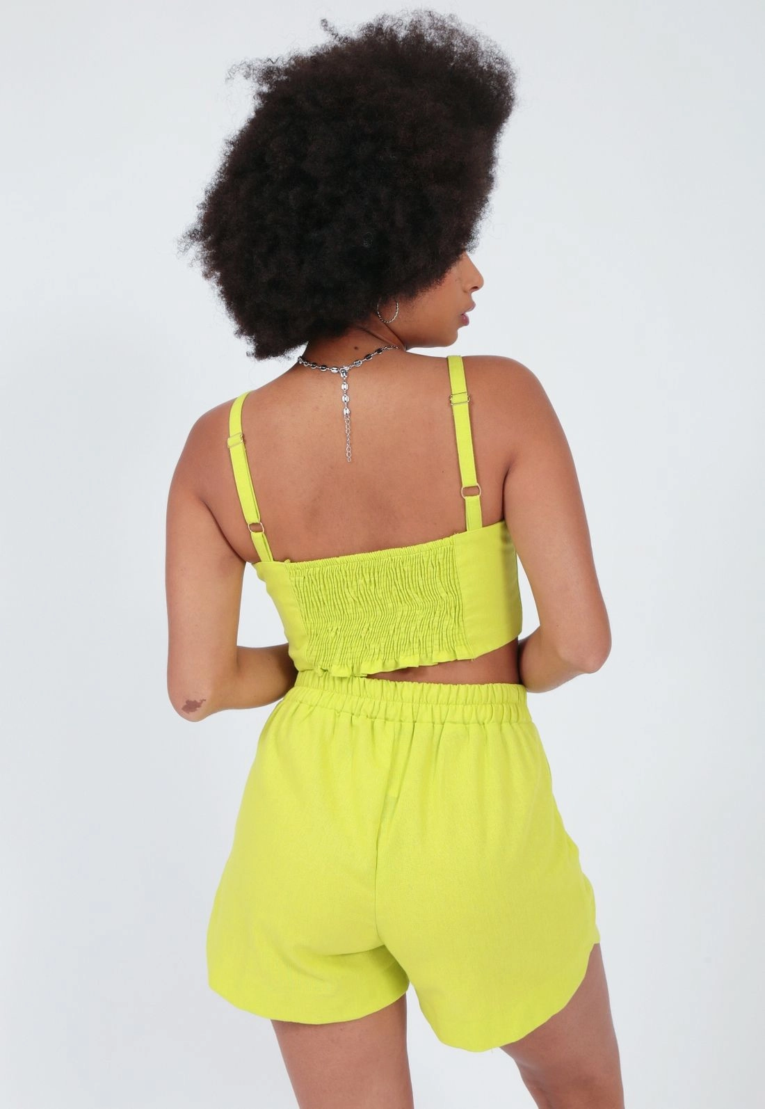 Short Linho Prega Barra Arredondada