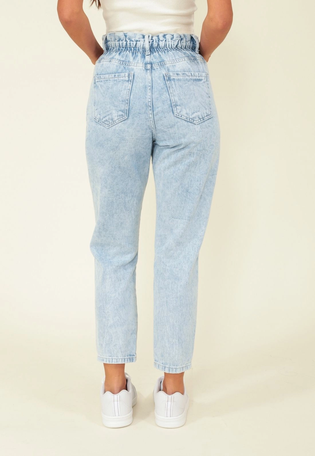 Calça Jeans Mom Elástico Cós Lateral