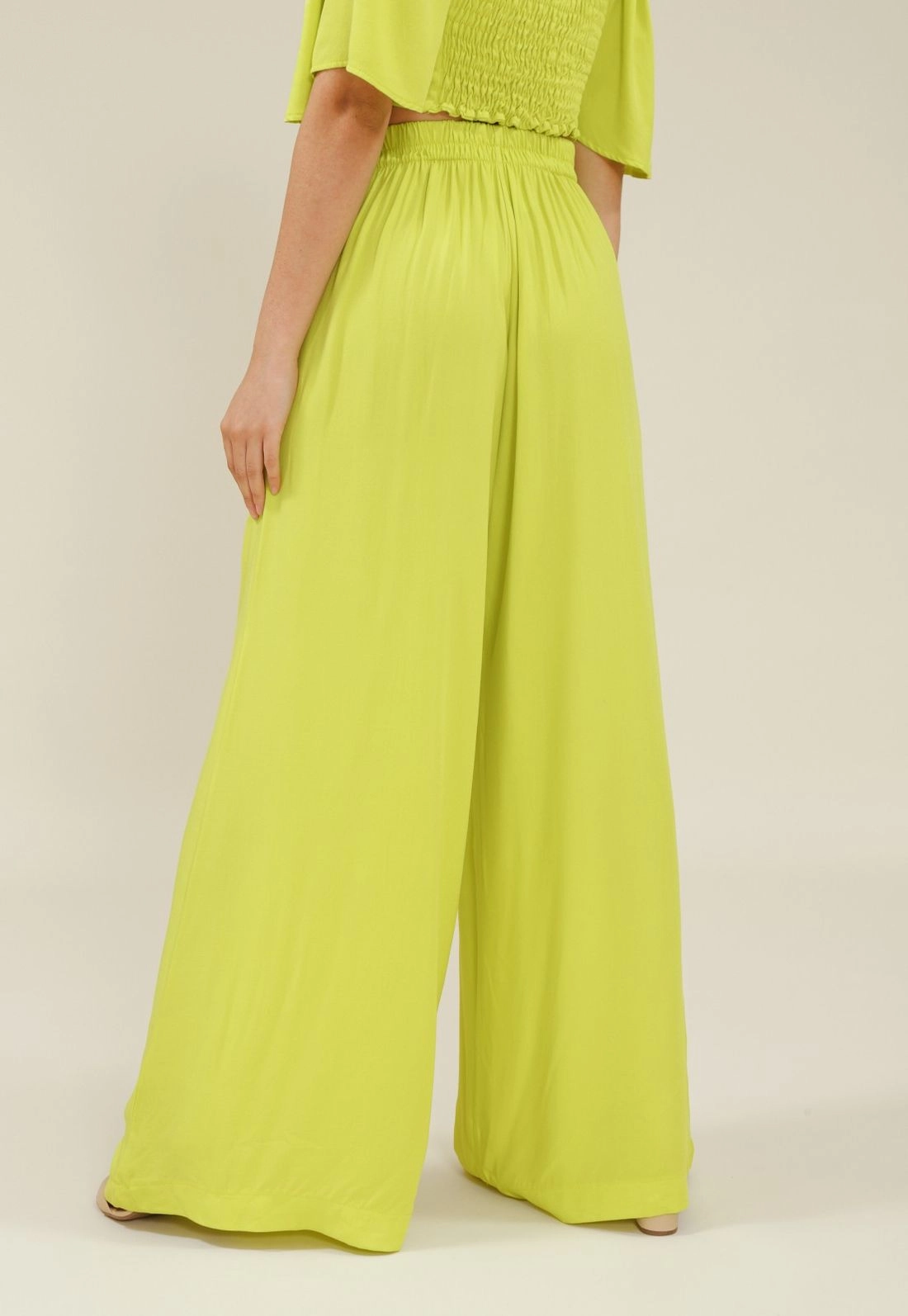 Calça Pantalona Viscose Twill Com Pregas