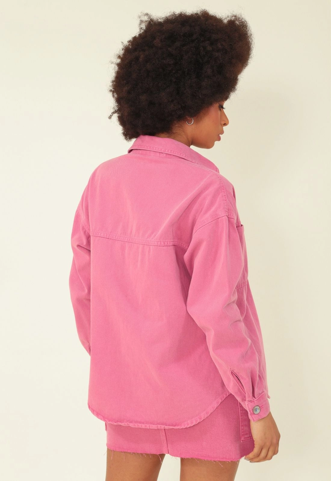 Camisa Overshit Em Sarja Estonada Com Manga Longa E Bolsos