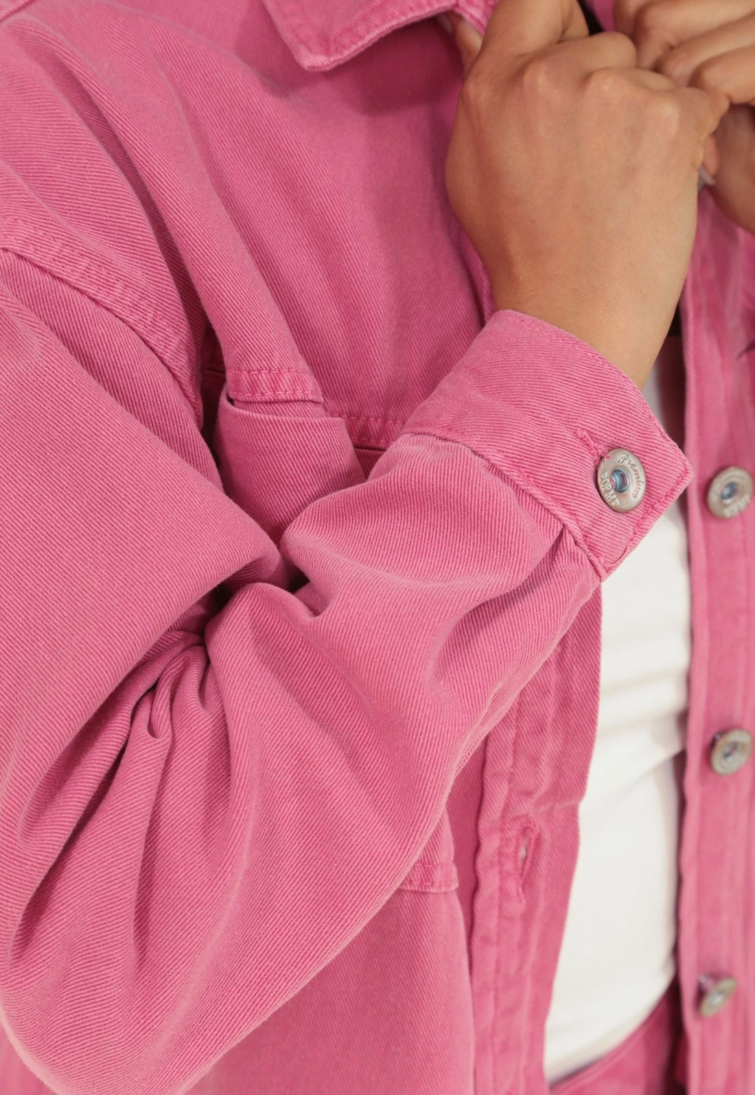 Camisa Overshit Em Sarja Estonada Com Manga Longa E Bolsos