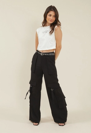 Calca Wide Leg Em Alfaiataria Com Bolso Cargo E Frontais