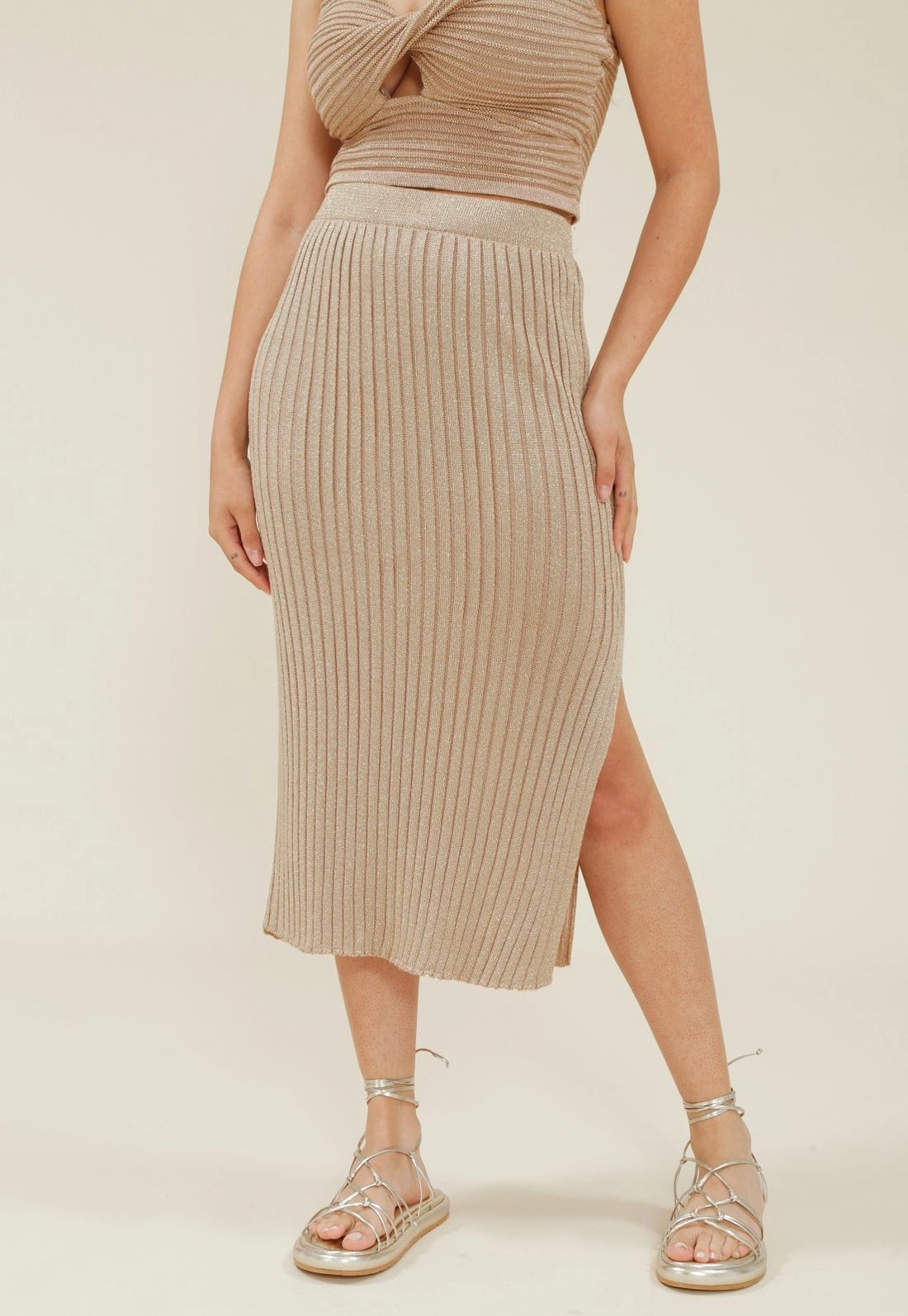 Saia Midi Em Tricô Canelado Lurex
