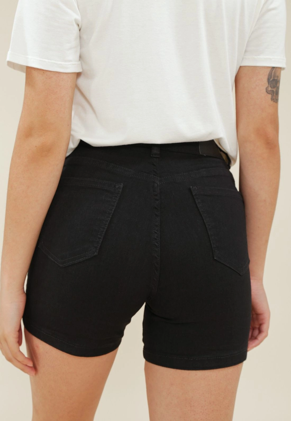 Short Jeans Lycra Aplique Strass