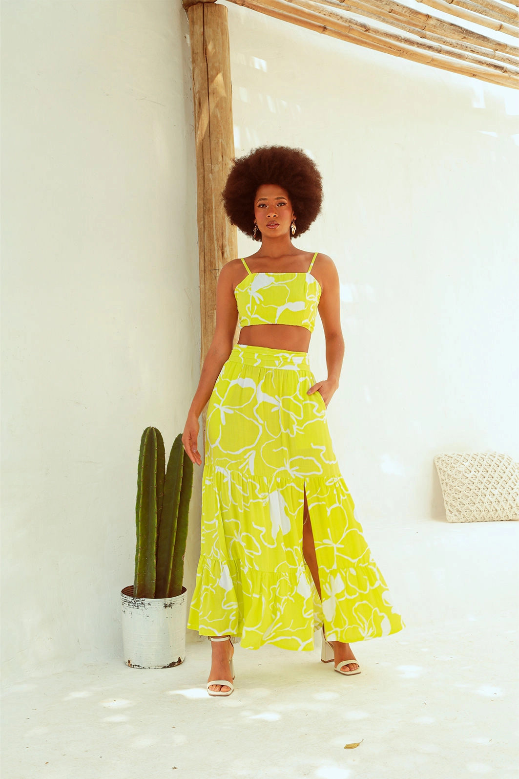 Saia Midi Com Recortes, Fenda E Bolso Em Viscolinho Estampado Floral P