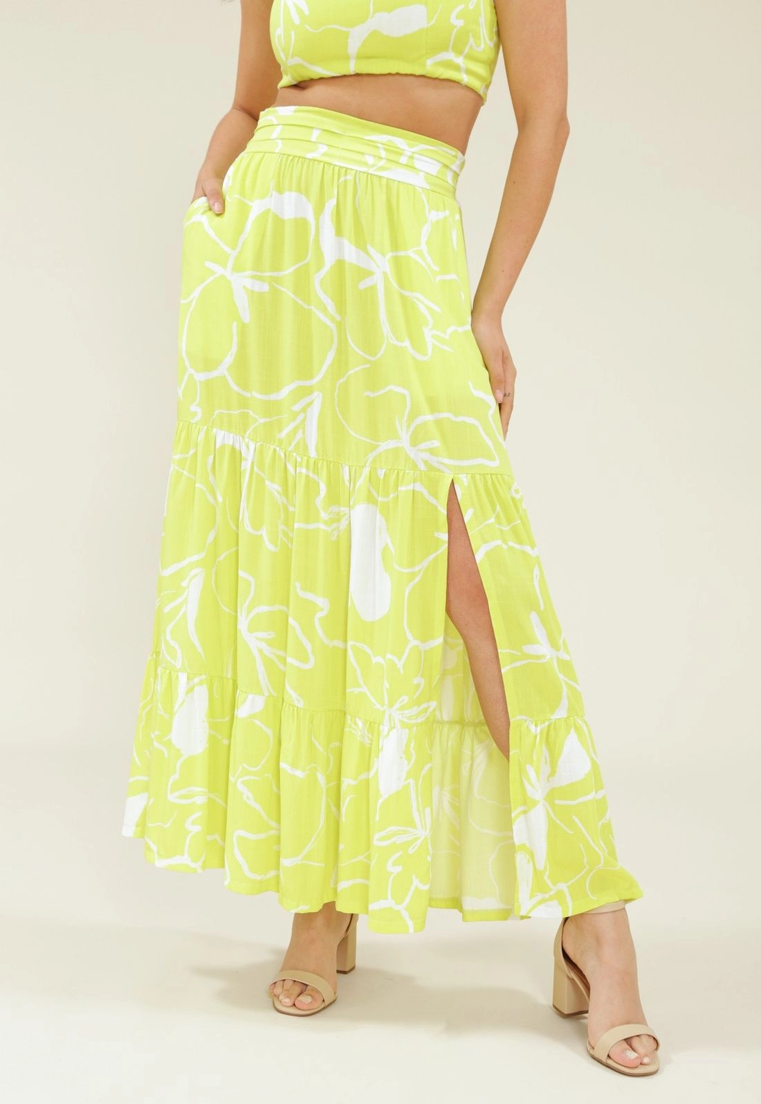 Saia Midi Com Recortes, Fenda E Bolso Em Viscolinho Estampado Floral P