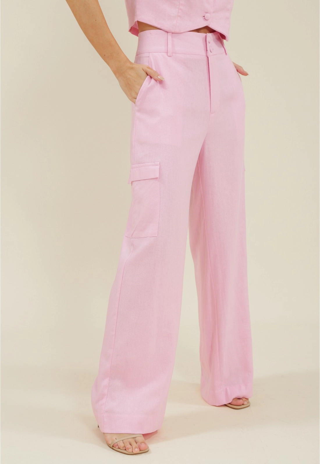 Calça Wide Leg Com Bolso Cargo Em Linho