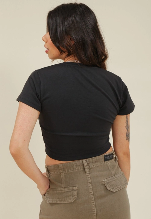 Blusa Cropped Em Cotton Com Manga Curta E Estampa Borboleta/Flor