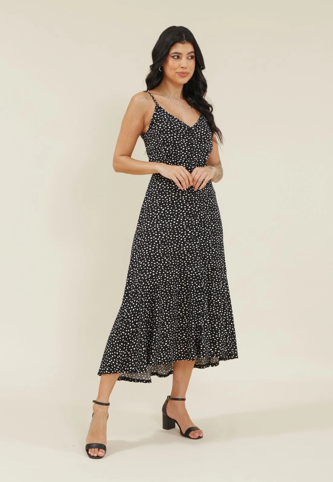 Vestido Midi Alca Com Botoes Em Viscose Estampada Poa