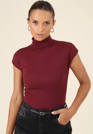 Blusa Básica Em Malha Canelada Manga Muscle Tee Gola Alta
