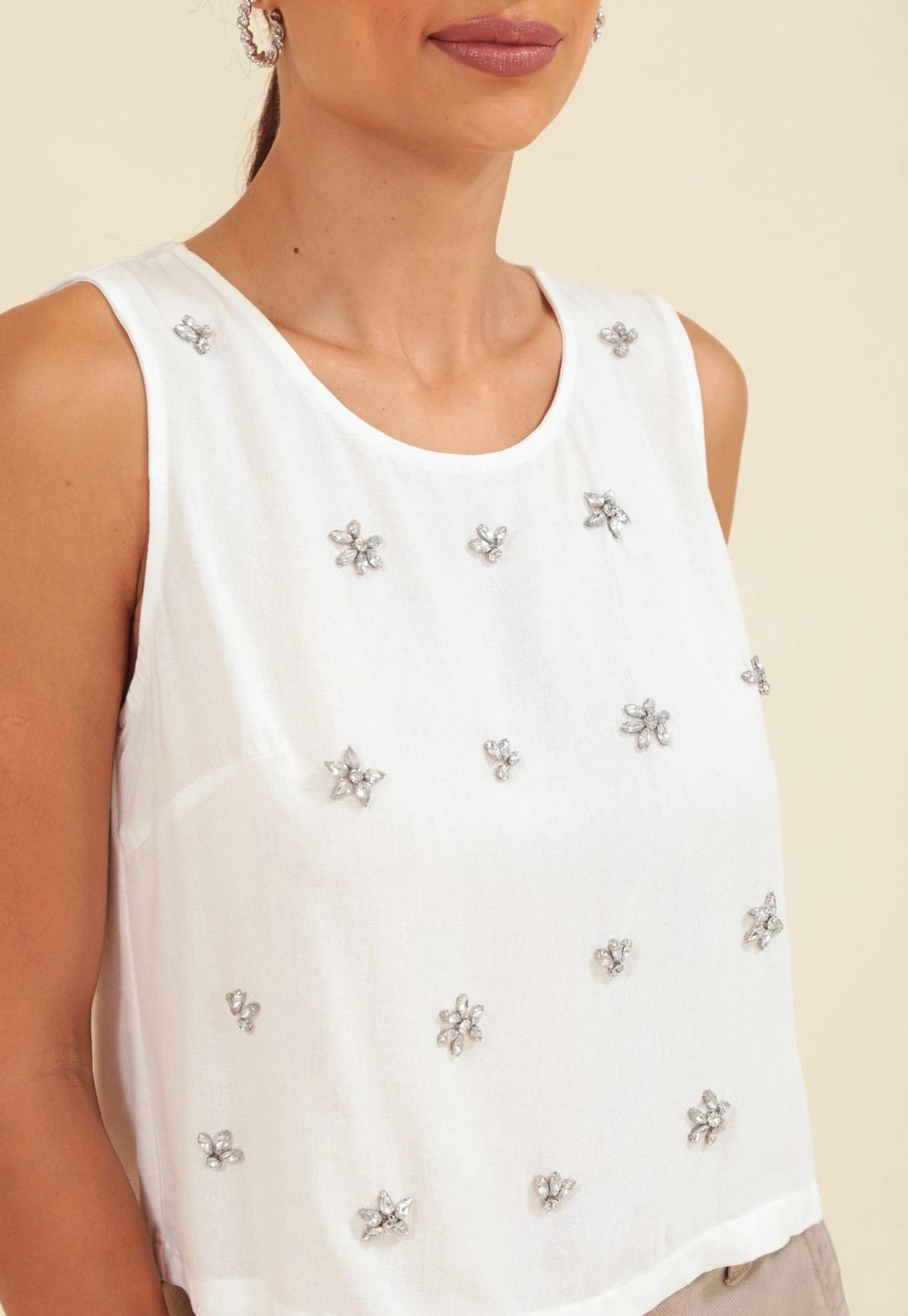 Blusa Em Viscolinho Com Aplicacao De Hot Fix