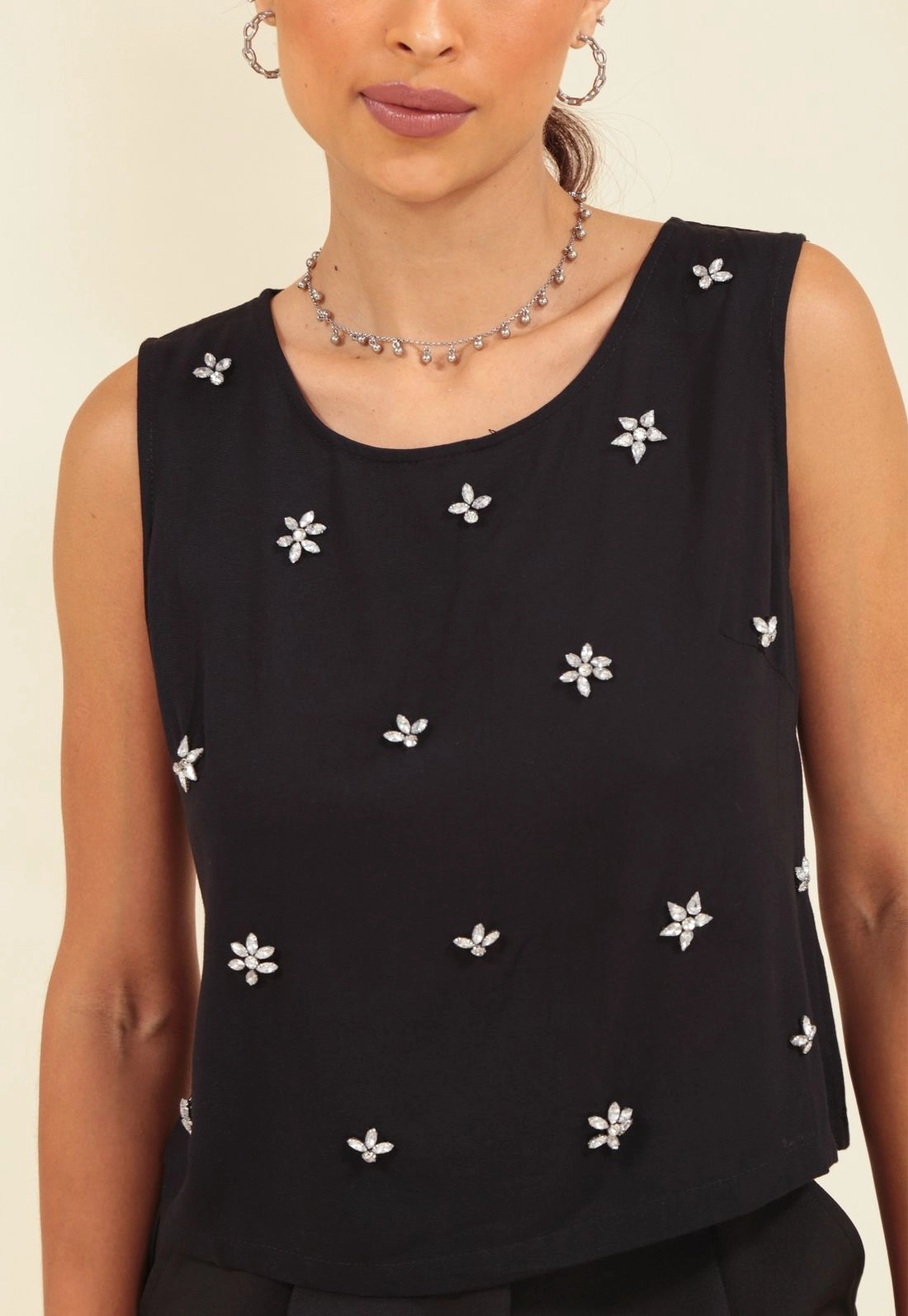 Blusa Em Viscolinho Com Aplicacao De Hot Fix