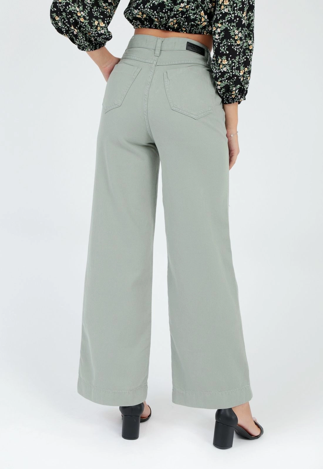 Calça Sarja Wide Leg Bolso Faca