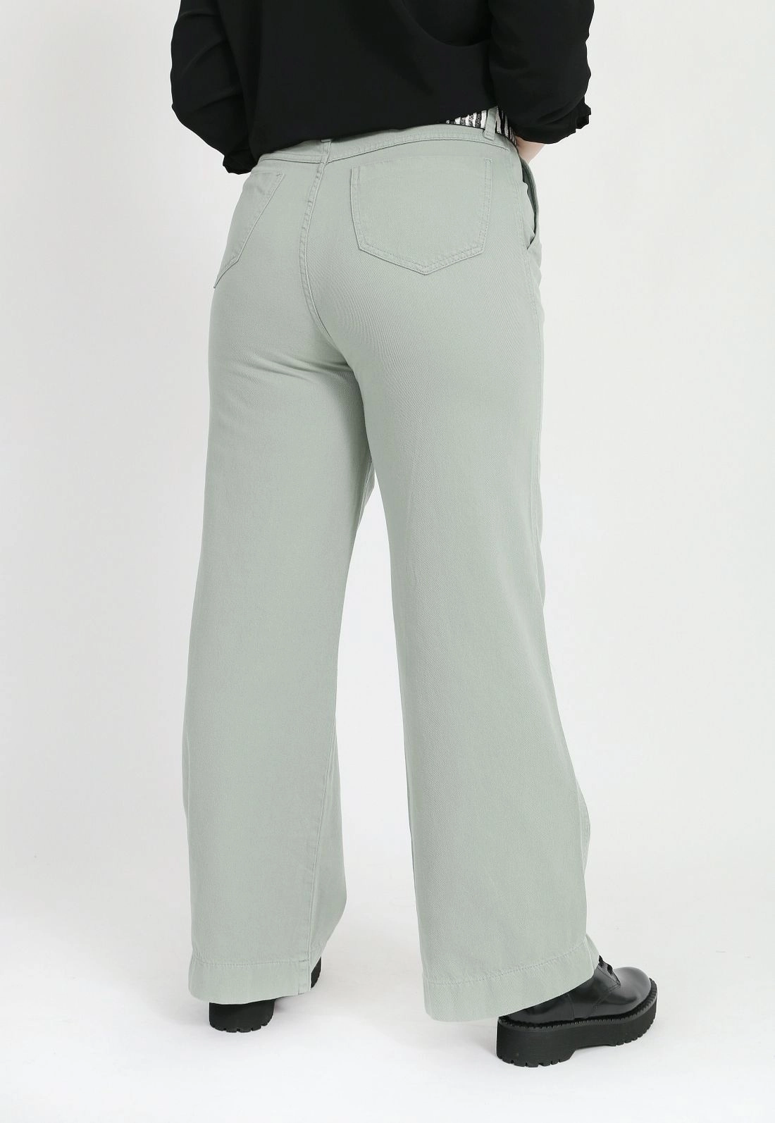 Calça Sarja Wide Leg Bolso Faca
