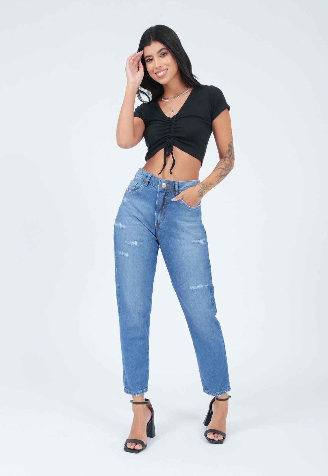 Calça Jeans Mom Azul Médio Bigode