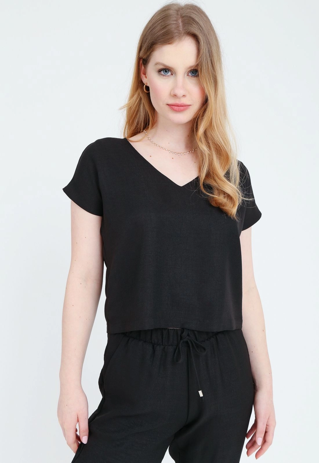 Blusa Crepe Manga Curta Decote V