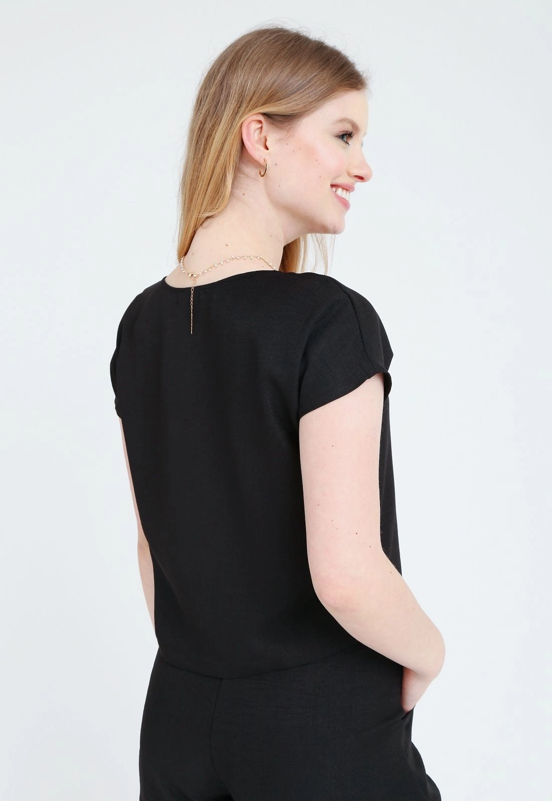 Blusa Crepe Manga Curta Decote V