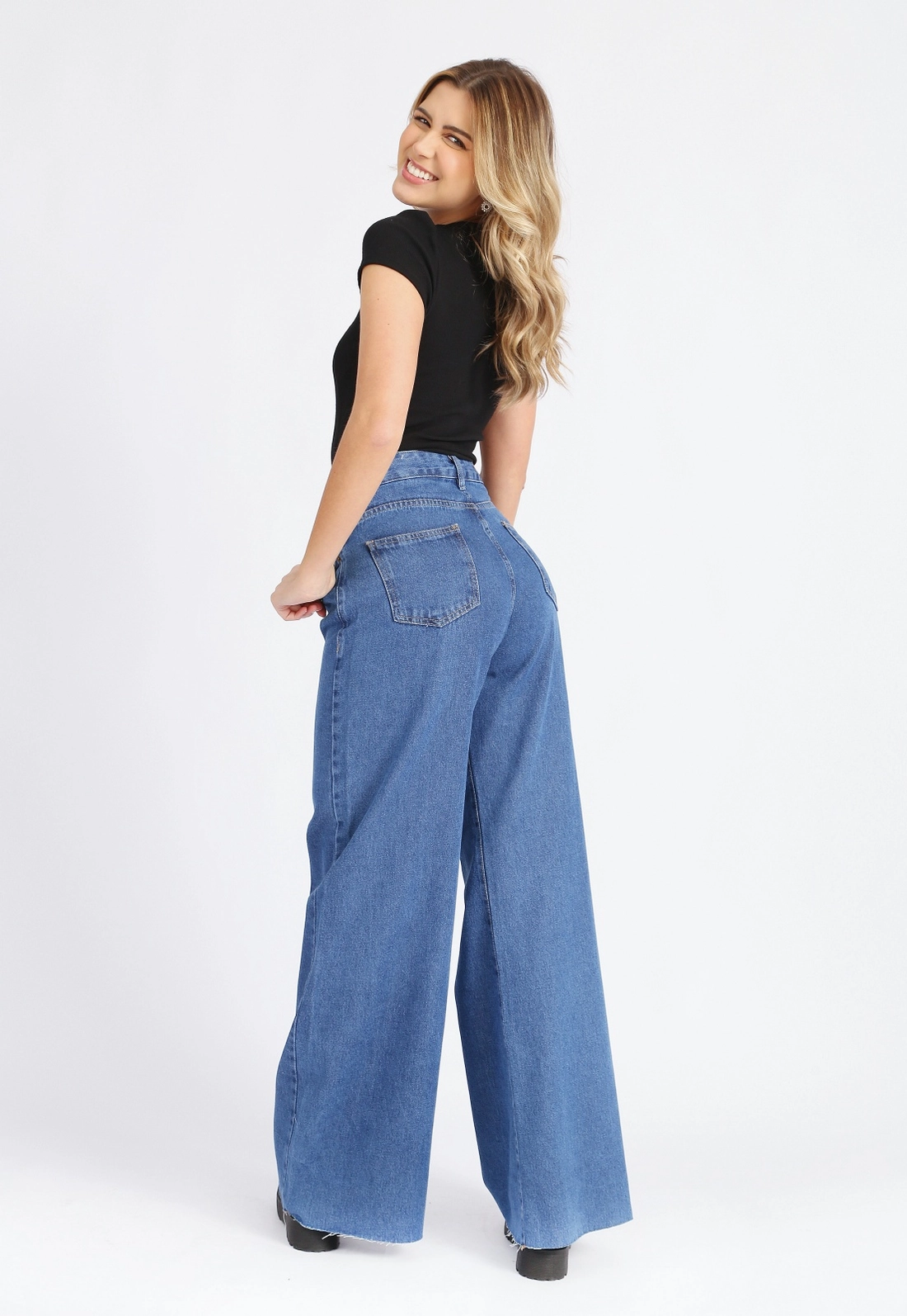 Calça Jeans Pantalona Puido