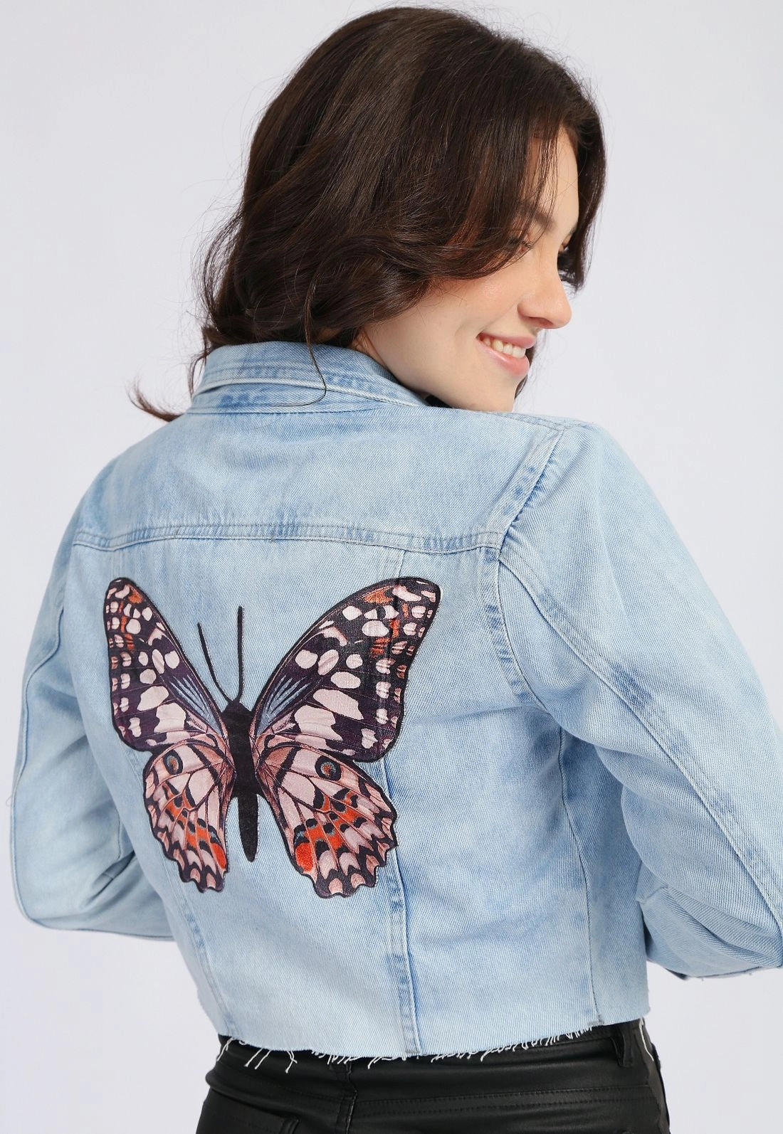 Jaqueta Jeans Cropped Borboleta