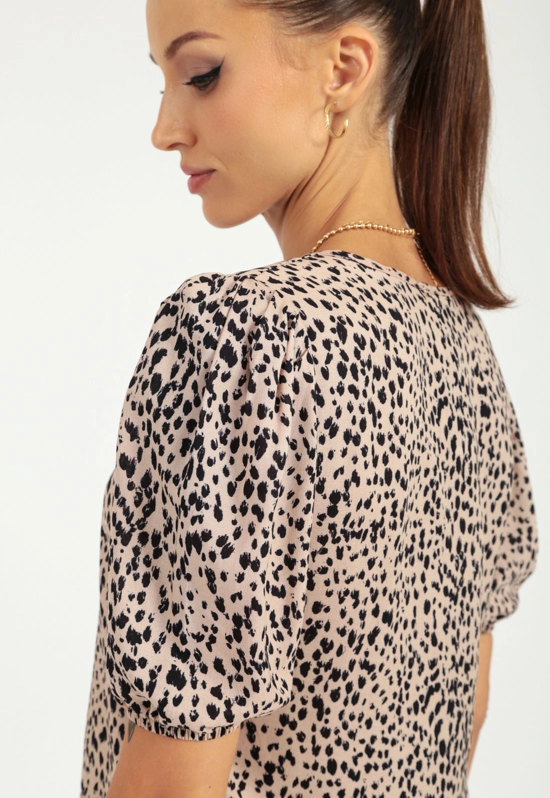Blusa Viscose Manga Curta Decote V Animal Print