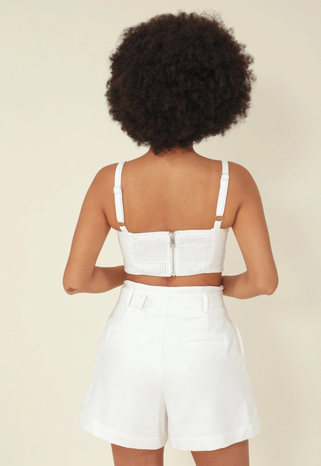 Short Em Malha Jaquard Com Bolso E Pregas