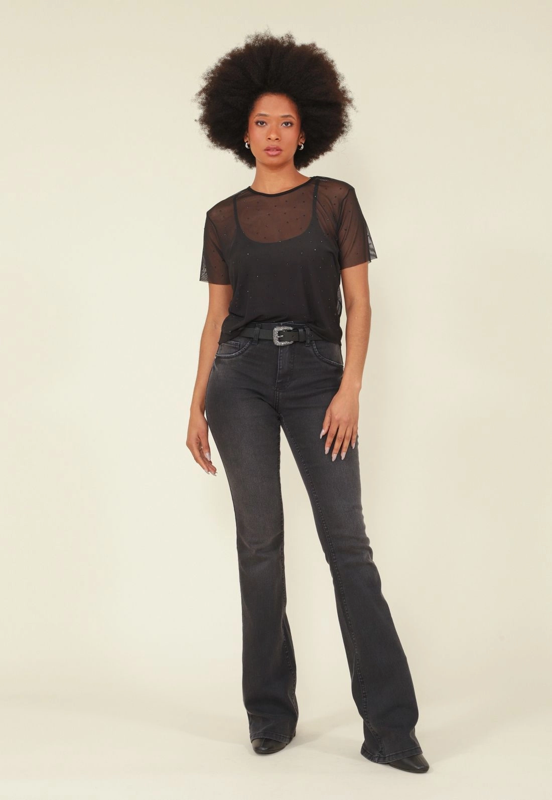 Blusa Tule Manga Curta Aplique Strass