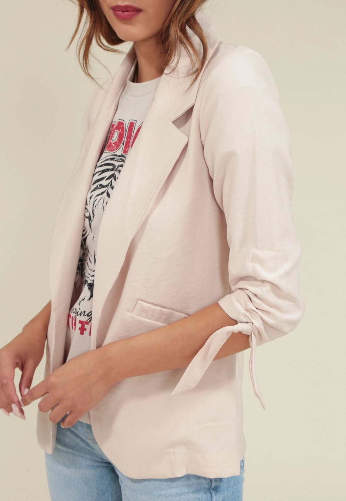 Blazer Em Alfaiataria Crepe Puxador Punhos Manga 7/8