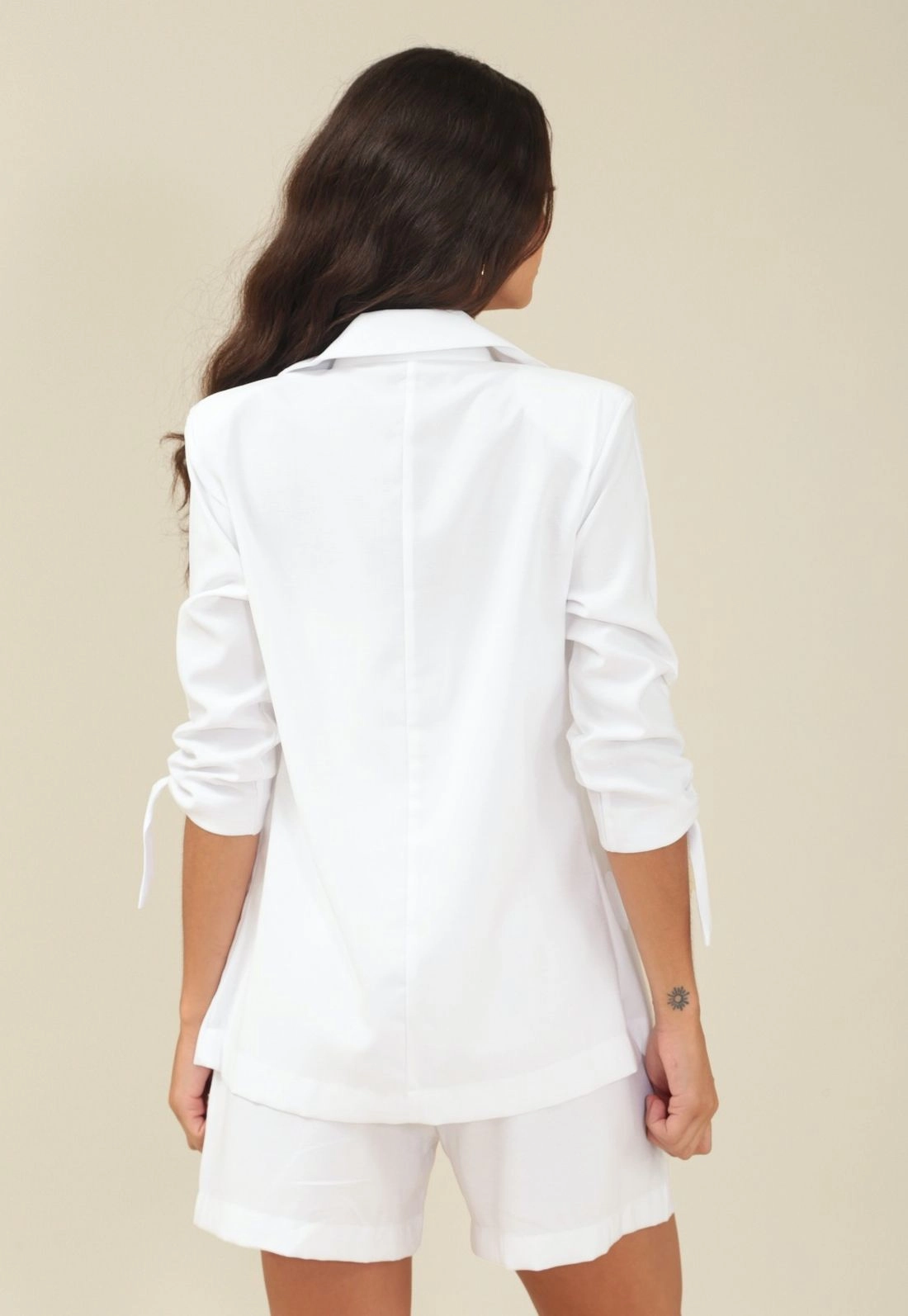 Blazer Em Alfaiataria Crepe Puxador Punhos Manga 7/8
