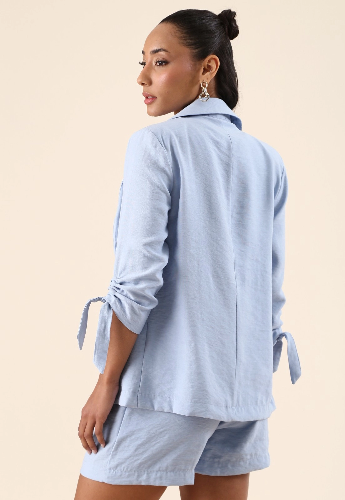 Blazer Em Alfaiataria Crepe Puxador Punhos Manga 7/8